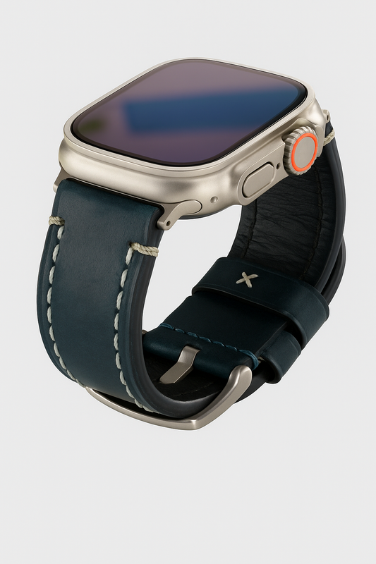 Apple Watch mit dunkelblauem Rindslederarmband und weißen Nähten von A-Watch-Armband